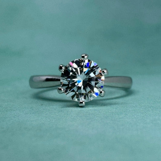 Curved Wedding Bands: How to Match One to Your Engagement Ring