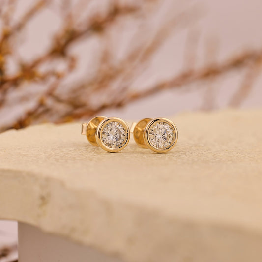 Pavé Engagement Rings: Pros, Cons and Long-Term Care
