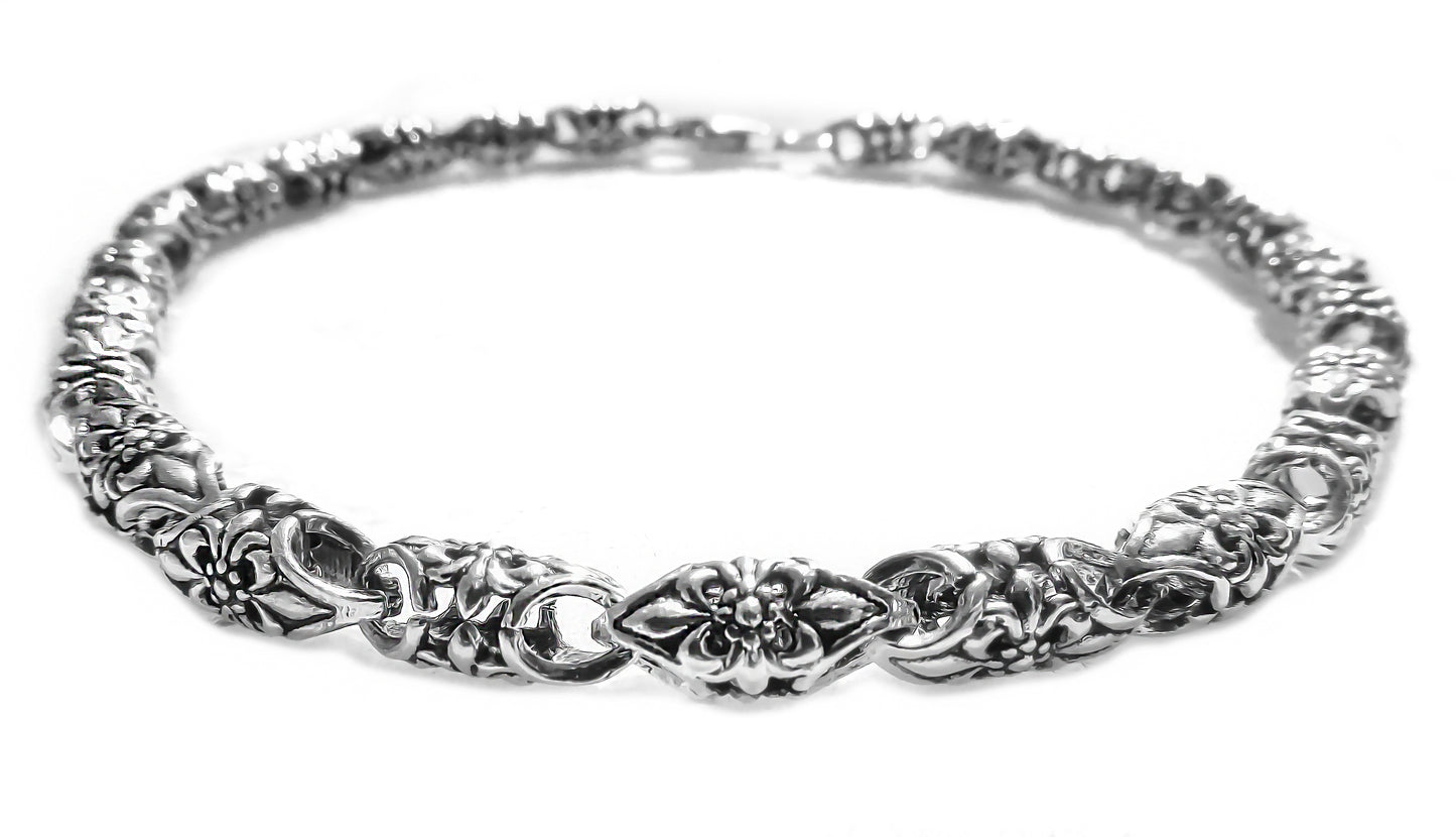 Gents Silver Bracelet in 925 sterling silver by Qutahia Jewellery.
