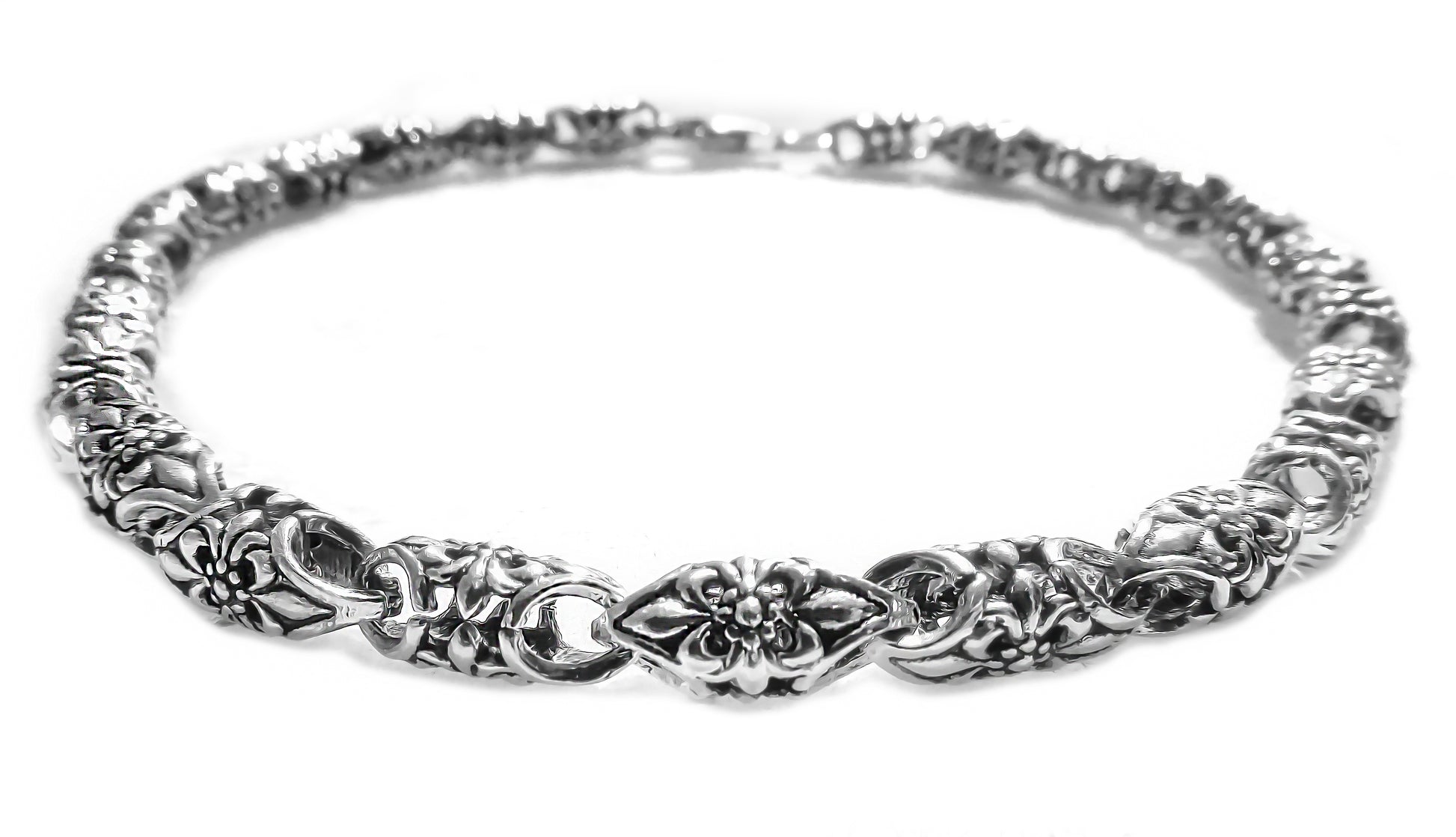 Gents Silver Bracelet in 925 sterling silver by Qutahia Jewellery.